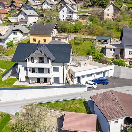 Apartments Luxury Ad Йесенице Екстериор снимка