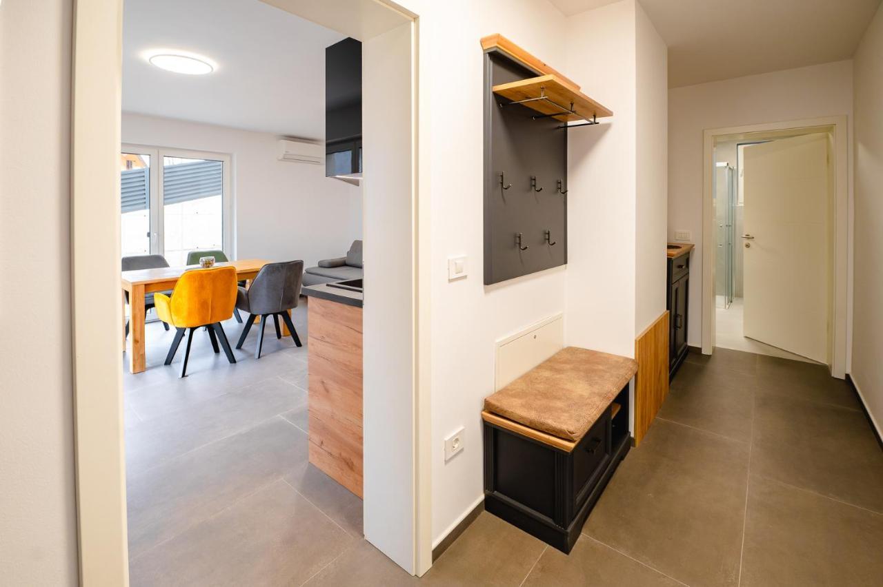 Apartments Luxury Ad Йесенице Екстериор снимка