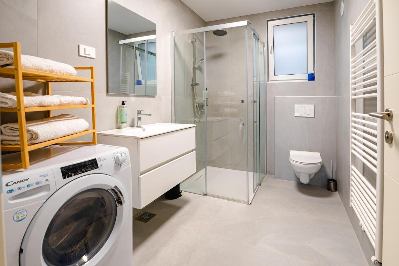 Apartments Luxury Ad Йесенице Екстериор снимка