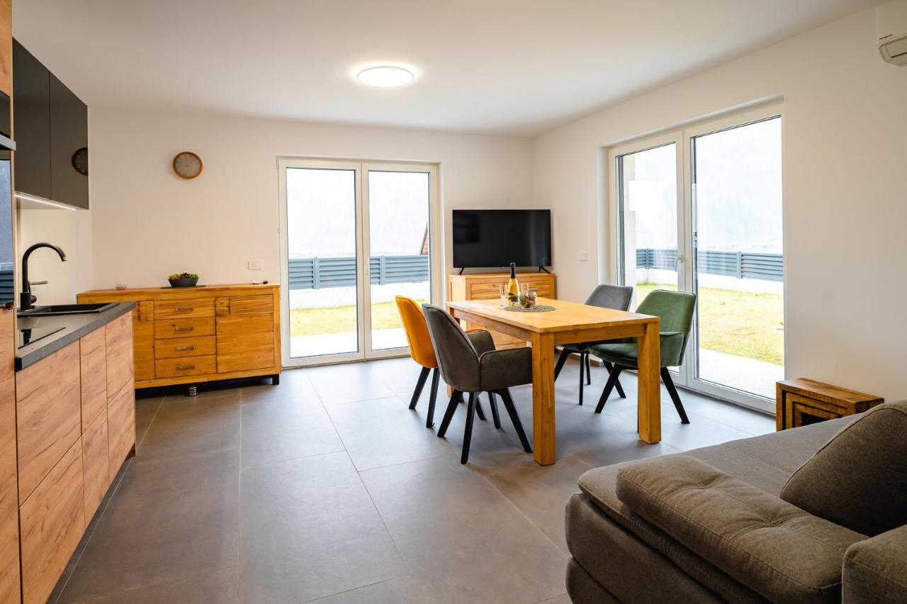 Apartments Luxury Ad Йесенице Екстериор снимка