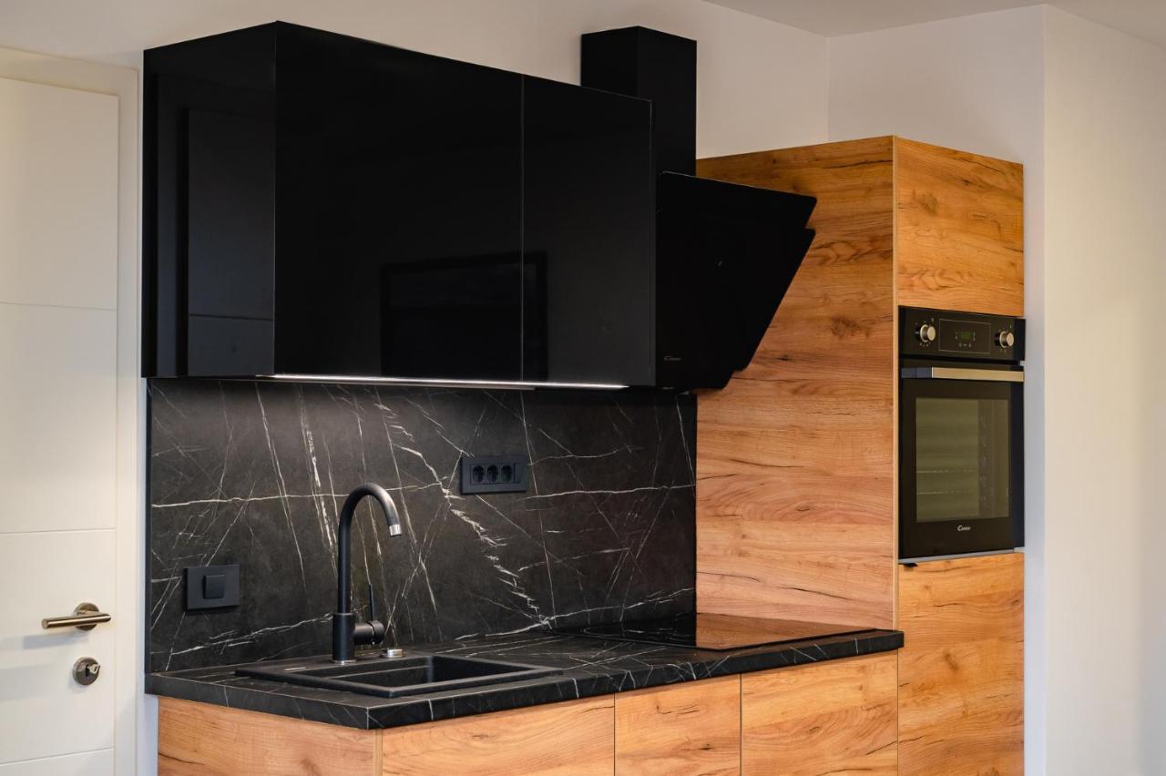 Apartments Luxury Ad Йесенице Екстериор снимка