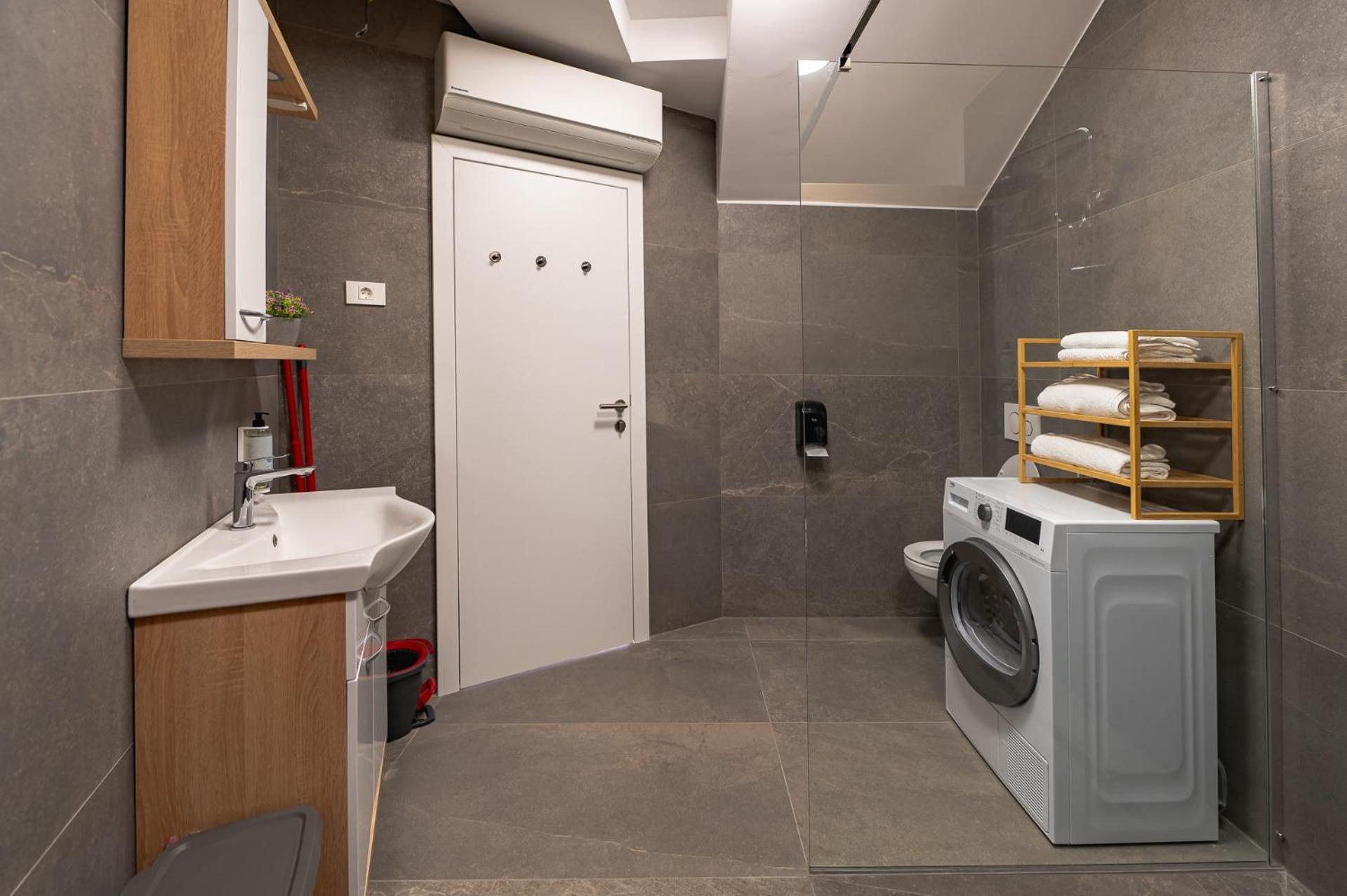 Apartments Luxury Ad Йесенице Екстериор снимка