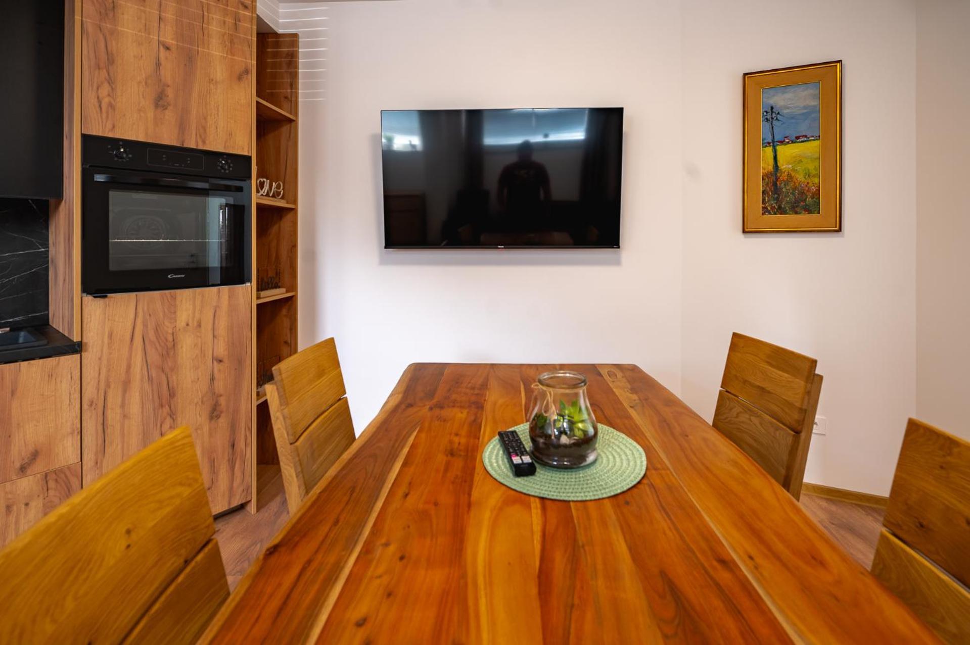 Apartments Luxury Ad Йесенице Екстериор снимка