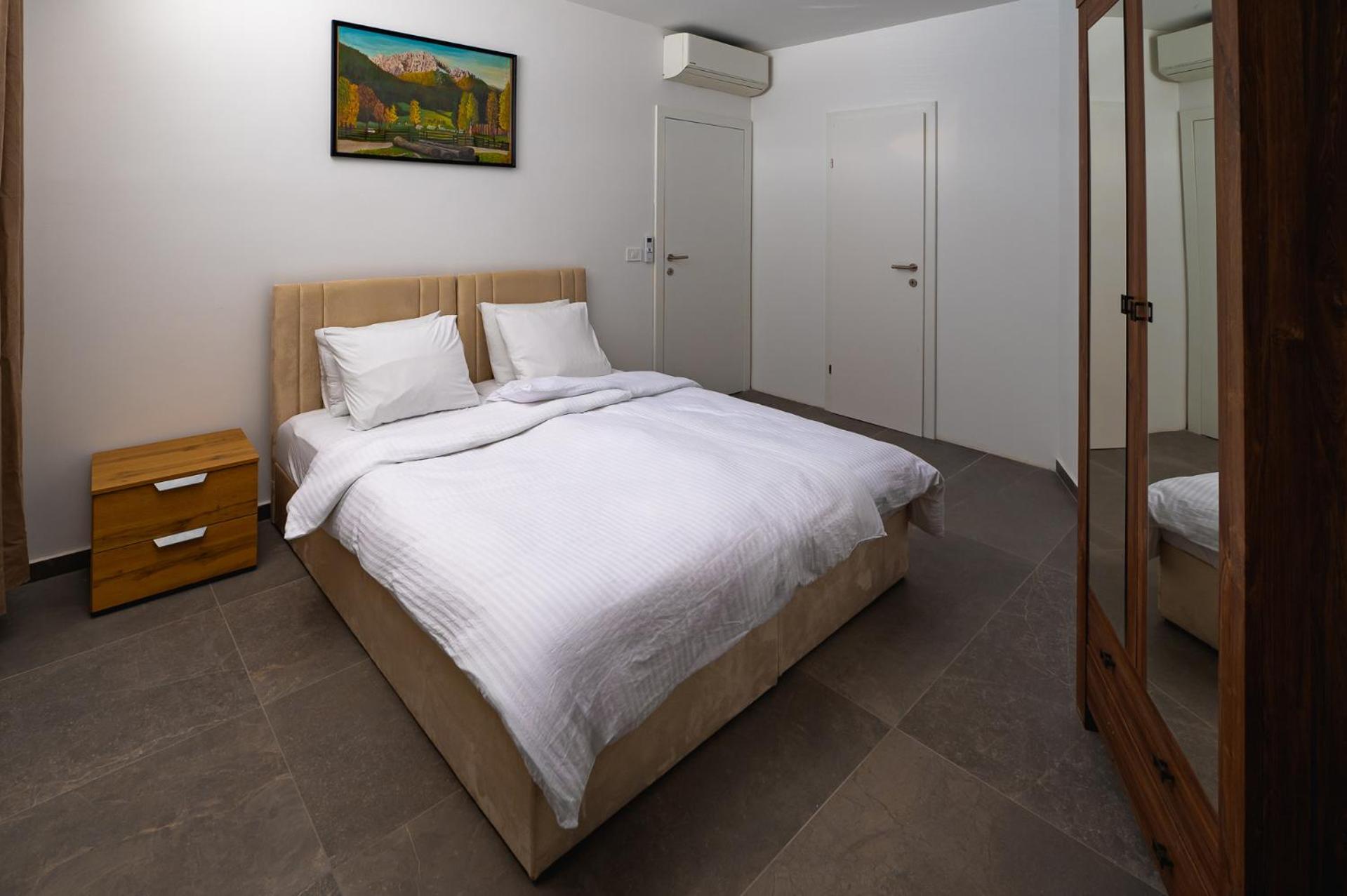 Apartments Luxury Ad Йесенице Екстериор снимка