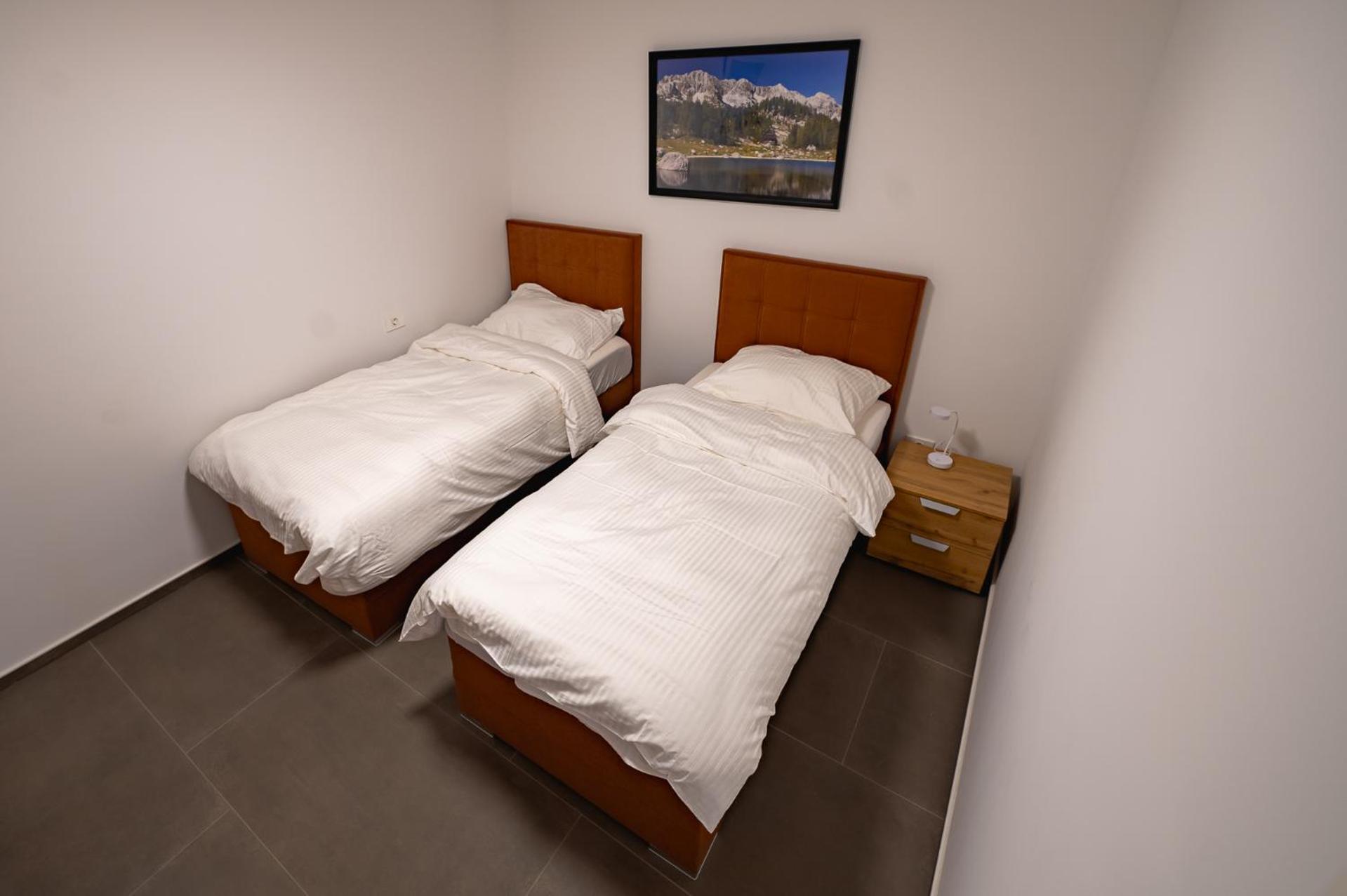 Apartments Luxury Ad Йесенице Екстериор снимка