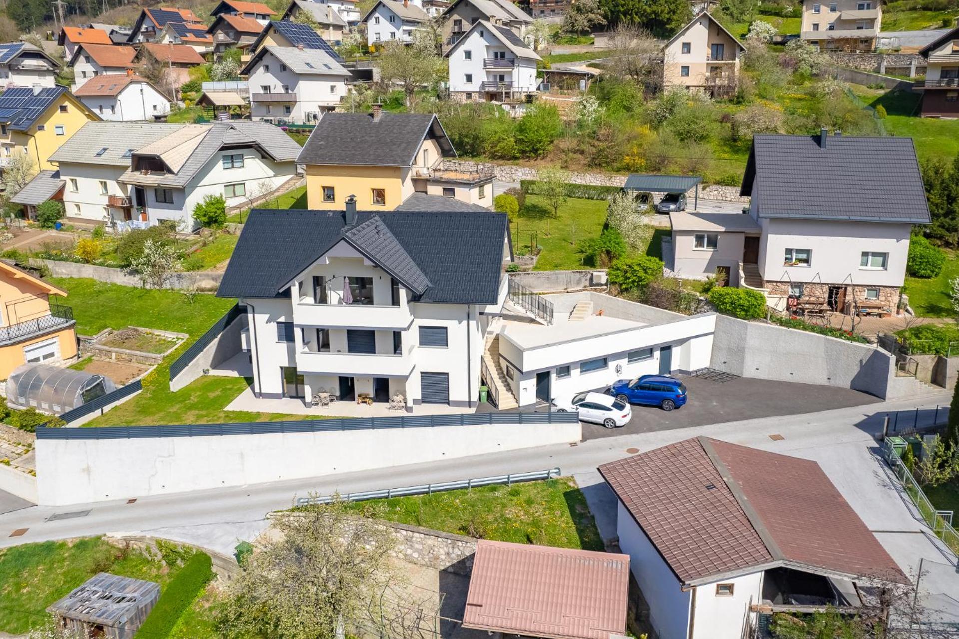 Apartments Luxury Ad Йесенице Екстериор снимка